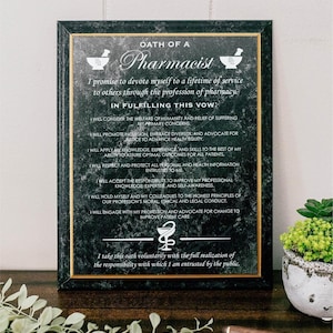 Oath of a Pharmacist Wood Plaque Grad Gift Doctor of Pharmacy Medicine Shop PharmD Appreciation Present Med School Grad
