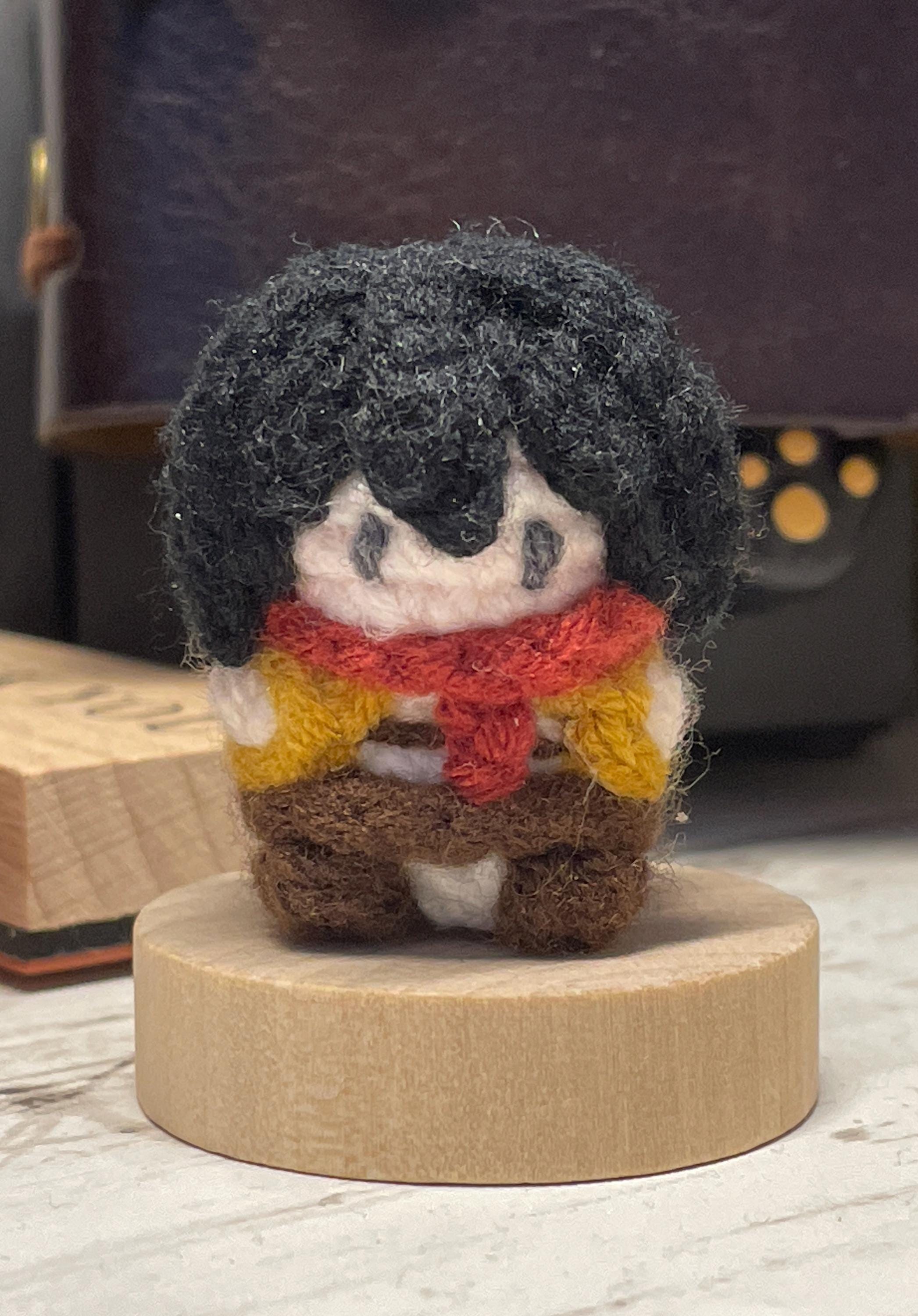 あ*︎様 PAPER KNIT MULTIボタンCHIBIベスト サンド Handmade Mini Mikasa Amigurumi From Attack on Titan - 4 Cm - Etsy