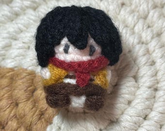 Handgemaakte mini-mikasa-amigurumi - 4 cm
