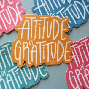 Atitude de Gratidão Grande Adesivo de Vinil Recortado à Prova D'Água | Bonito Boho Retro Positivo Saúde Mental Mindfulness Presente para Ela