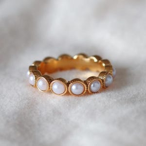 Minimalist white pearl ring, Pave pearl ring for birthday gift for her, Minimalist beaded pearl ring for bridal gift, Eternity band ring