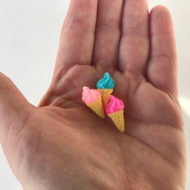 Miniature Ice Cream Cone Dollhouse Food Fairy Garden Dessert Resin Craft set of 3