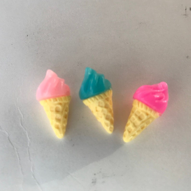 Miniature Ice Cream Cone Dollhouse Food Fairy Garden Dessert Resin Craft set of 3