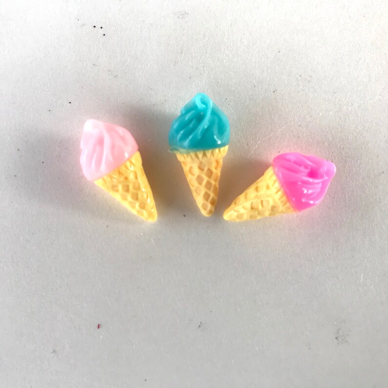Miniature Ice Cream Cone Dollhouse Food Fairy Garden Dessert Resin Craft set of 3