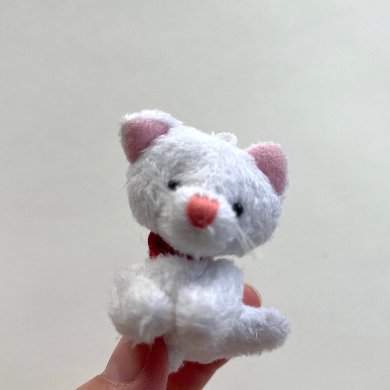 Miniature Plush Cat Kitten Stuffed Animal Doll Accessory Dollhouse Toy Craft Supply Backpack Pendant 6yrs or older White