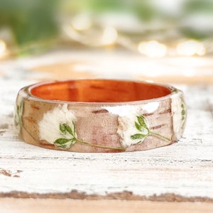 Birch Wood & Gypsophila Ring, Floral Resin Ring, Wood Ring, Forest Ring, Nature Inspired Resin Ring, Wood Wedding Band Ring for Women