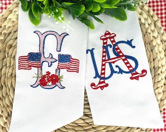 Ghirlanda ricamata patriottica con fiocco – Decorazione per porta rossa, bianca e blu