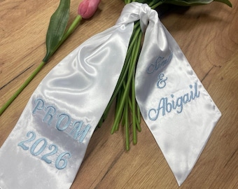 Ruban brodé pour bal de promo, écharpe pour bouquet de bal avec nom, écharpe pour bouquet de bal, nœud papillon esprit d'école, écharpe pour bouquet monogrammée, ruban personnalisé pour bal de promo
