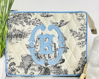 Embroidered Makeup Bag with Monogram, Custom Cosmetic Bag for Women, Personalized Gift for Mom, Bridesmaid Proposal Gift,Travel Toiletry Bag