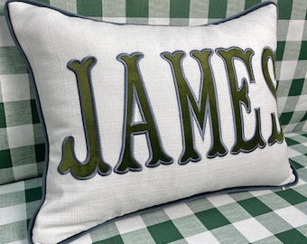 Coussin personnalisé avec monogramme | Coussin lombaire avec nom personnalisé | Cadeau pour chambre d'enfant | Expédition DDP aux États-Unis