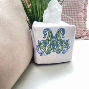 Funda de lino personalizada para caja de pañuelos – Decoración monogramada para el hogar | Envío DDP a EE. UU.