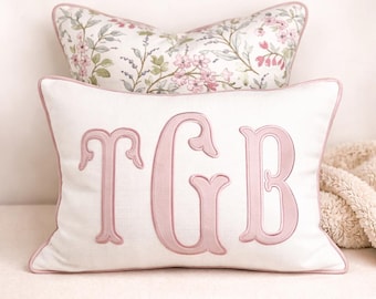 Coussin décoratif personnalisé avec monogramme | Coussin lombaire personnalisé avec nom | Cadeau pour bébé | Livraison DDP aux États-Unis
