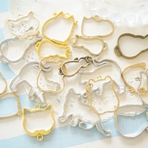ClearanceSALE//Assorted 10 pcs Cat Open Bezel Charm (13-38mm) AZ698
