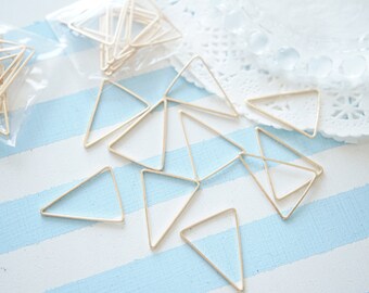 Limited Stock//10 pcs Open Bezel Charm/Frame Triangle (19mm25mm) AZ0006