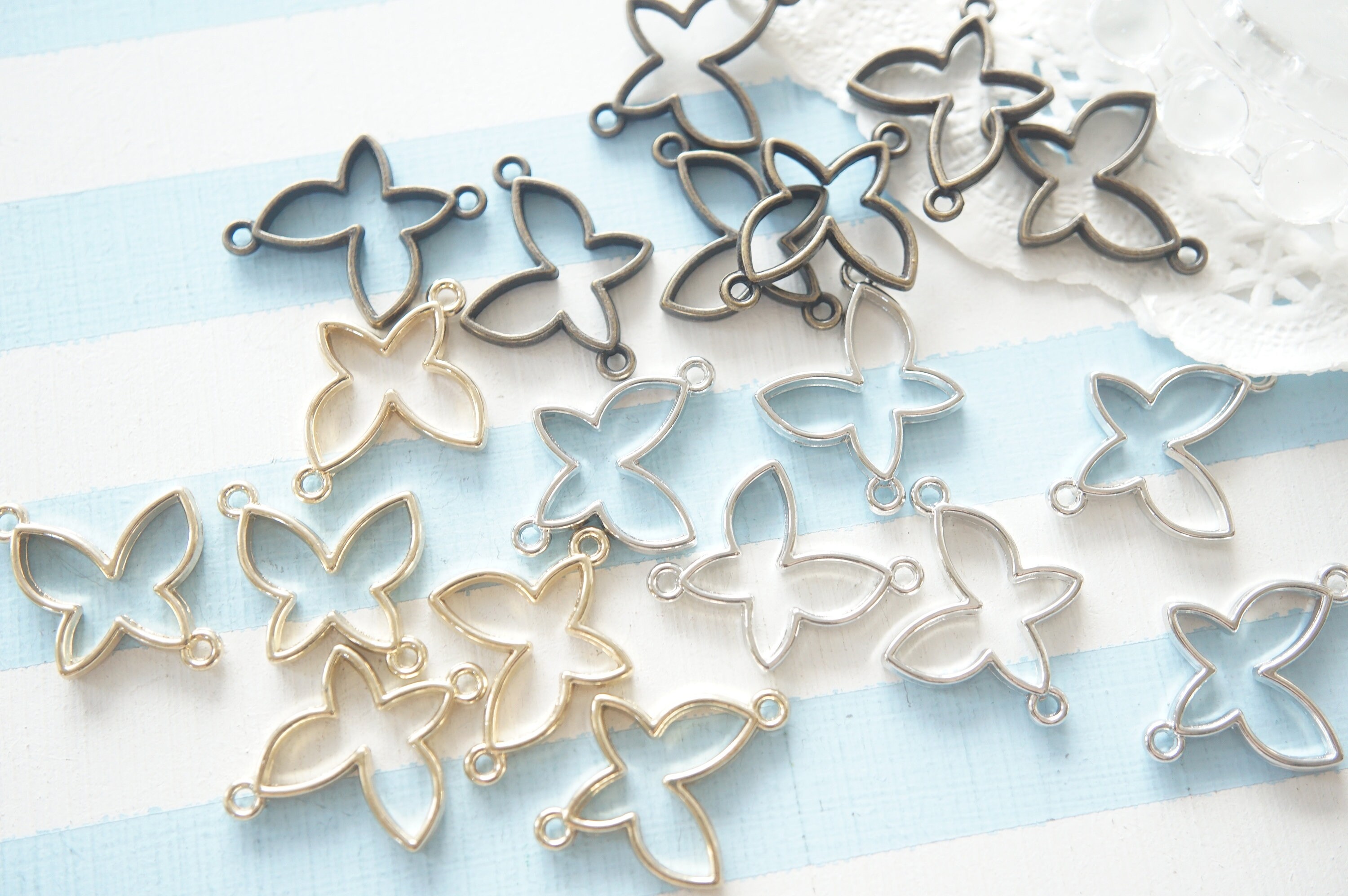 5 Pcs Open Bezel Charm /double Loops / Small Butterfly