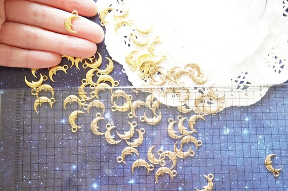 10-20 Pcs Sleeping Face Crescent Moon Charm(9mm12mm) AZ1459