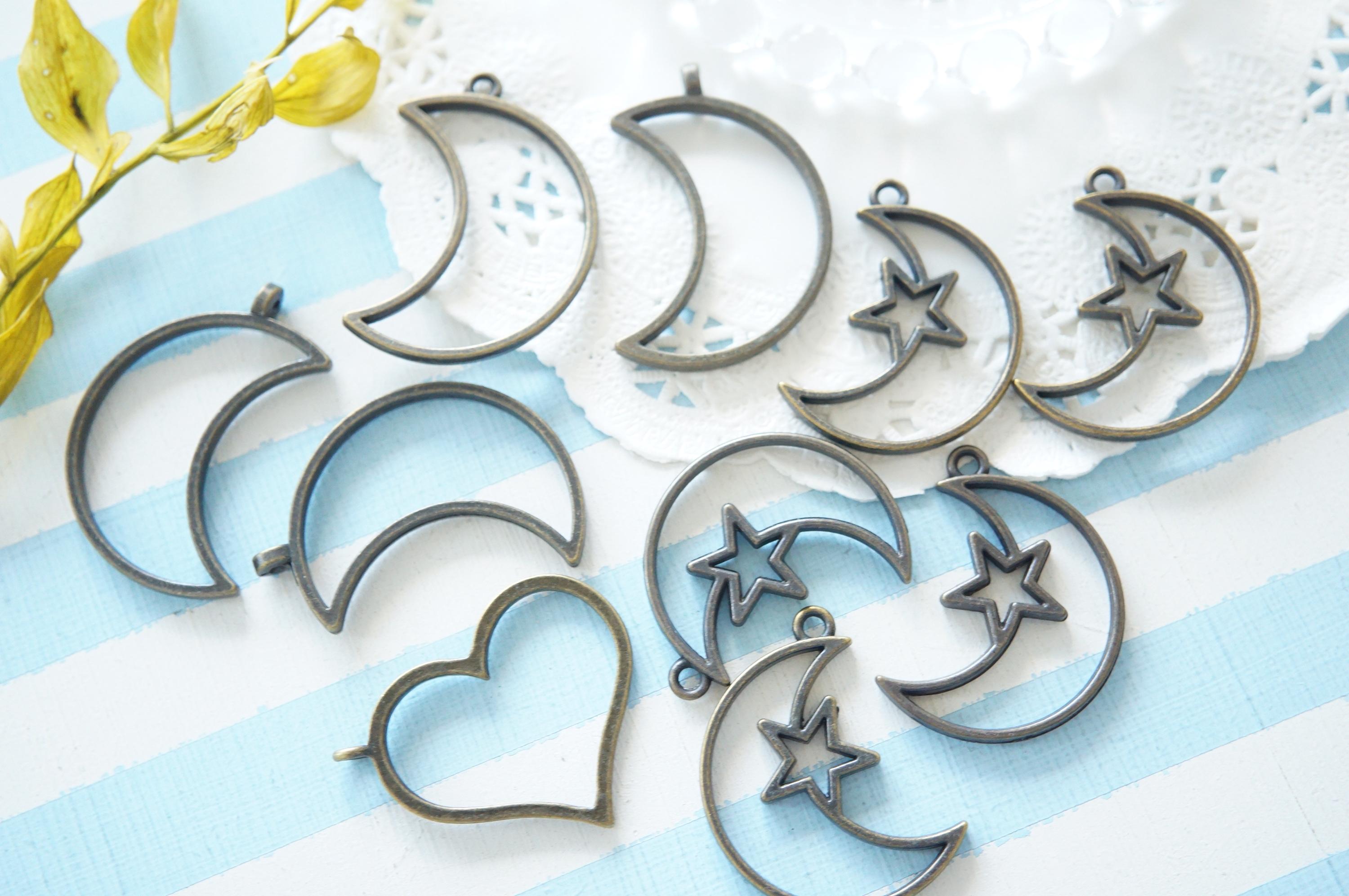 H♡ Onlyoneset//10 Pcs Open Bezel Charm /antique Brass/moon