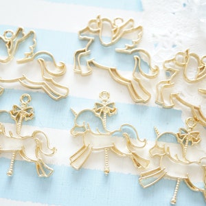 LAST&SALE//2-5 Stück Offener Lünette-Charm / Einhorn Pegasus (32-43mm) Kleine Größe AZ677