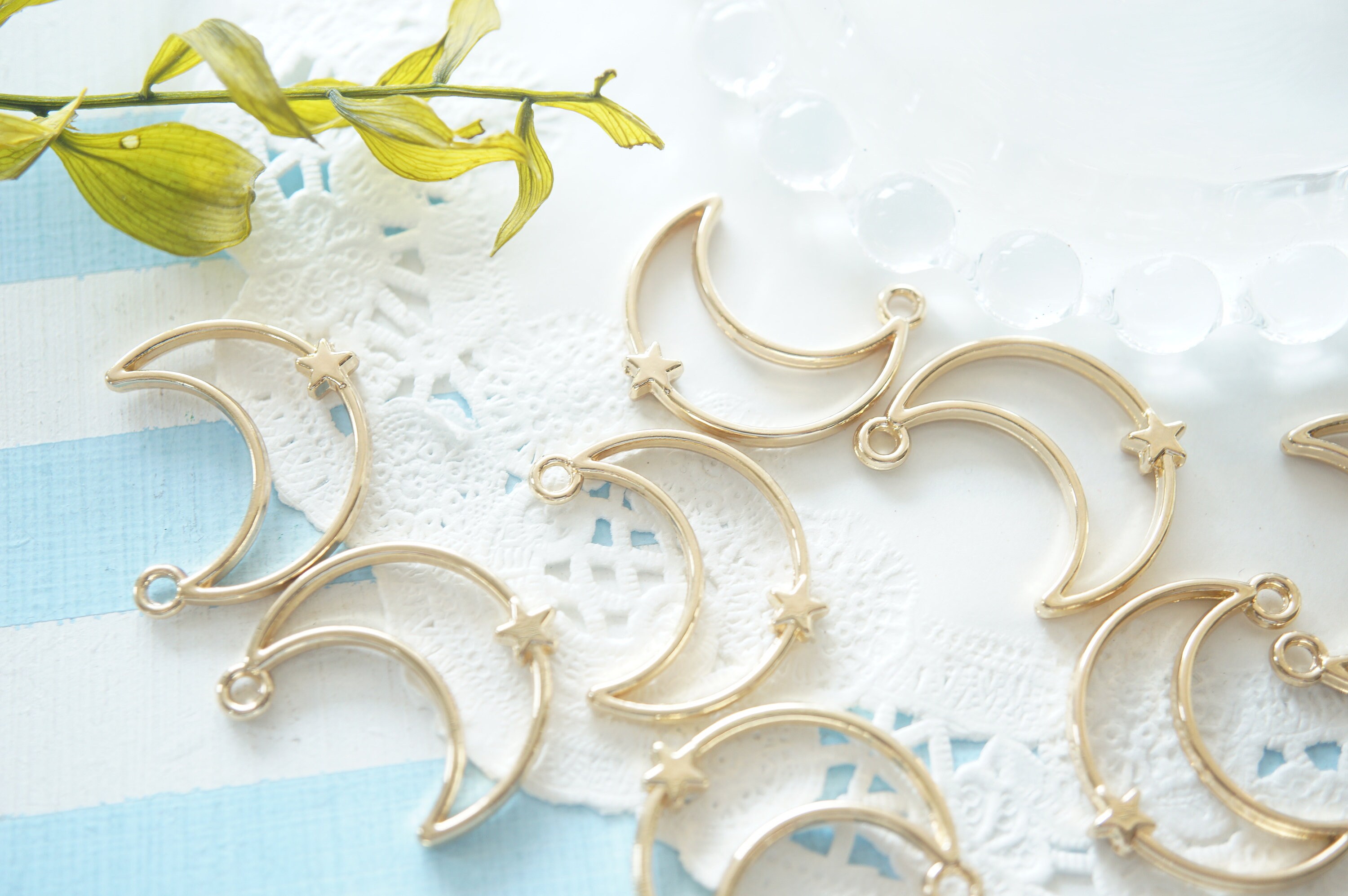 5-10 Pcs Open Bezel Charm / Crescent Moon With Teeny Star Charm
