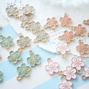 10 pcs Tiny Sakura/ Cherry Blossom charms (12mm) AZ1210