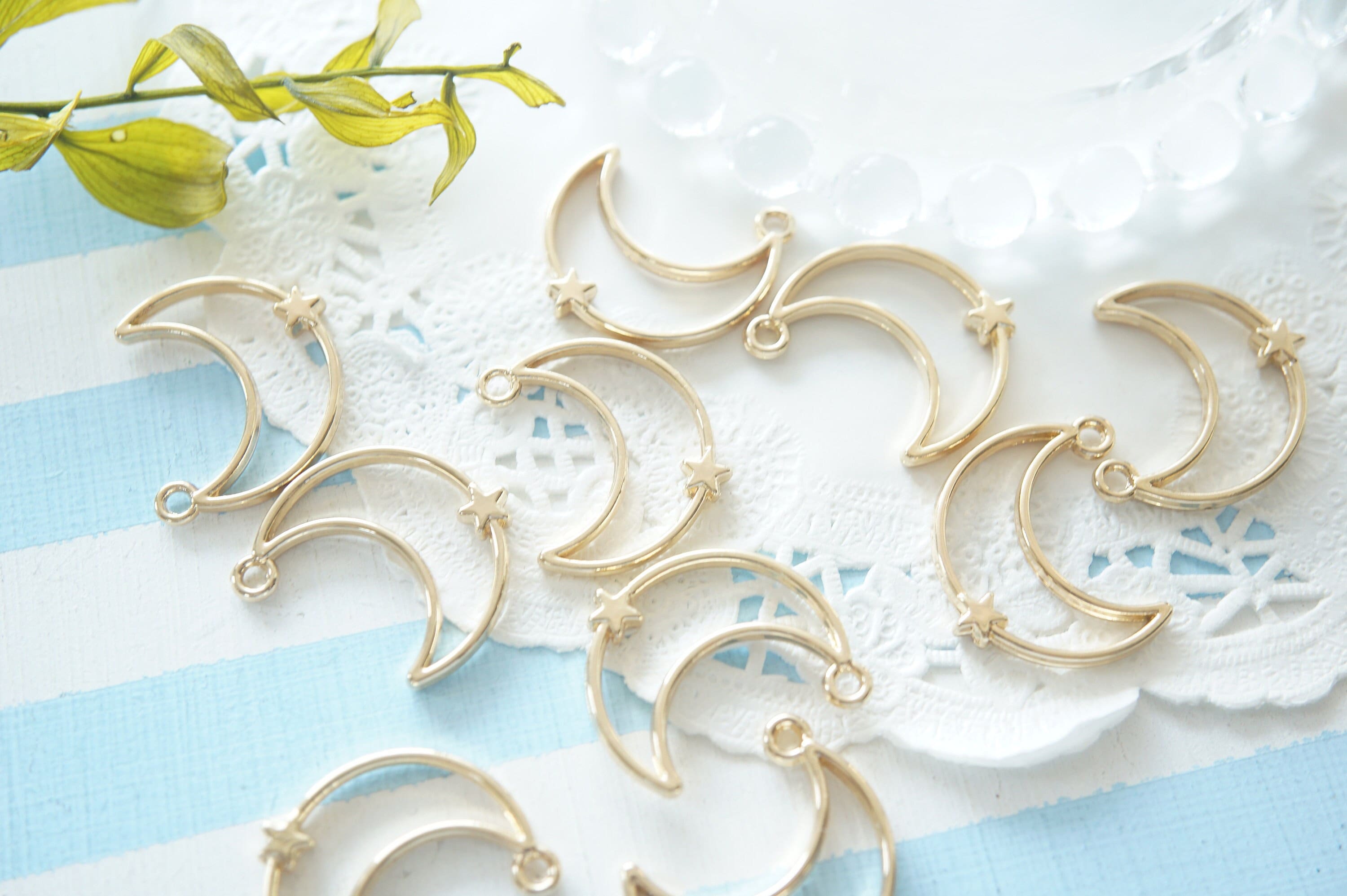 5-10 Pcs Open Bezel Charm / Crescent Moon With Teeny Star Charm