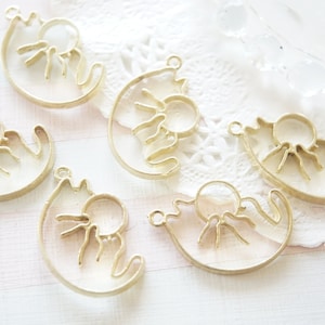 2-5 pcs Open Back Bezel Charms/Cat Playing Ball (27mm20mm) AZ1098