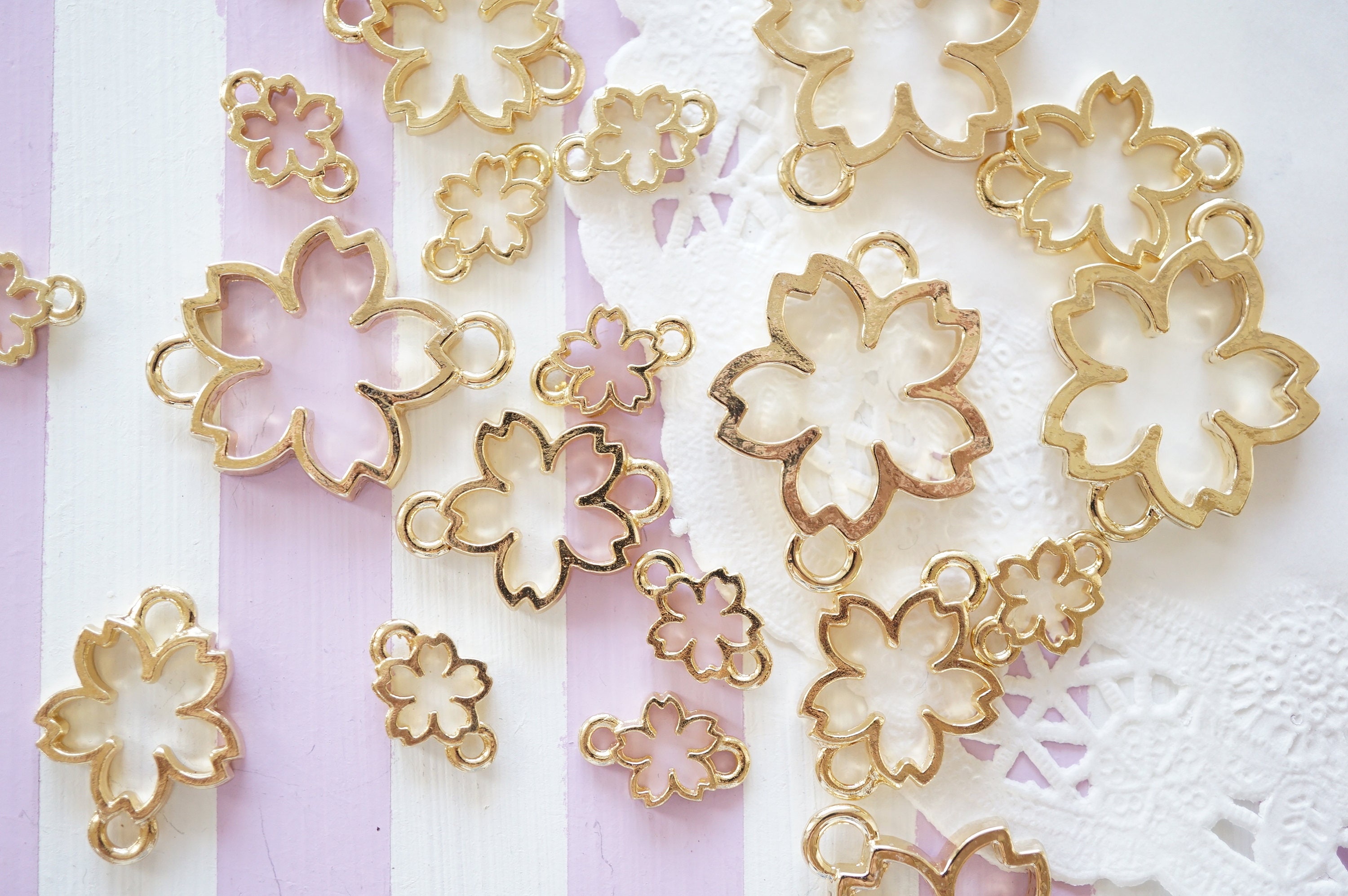 Double Loops /open Bezel Connector Charm/ Sakura Cherry Blossom