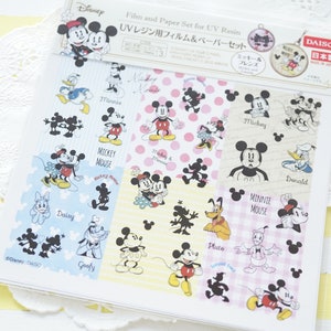 Film transparent et feuille de papier pour travaux manuels en résine / Mickey Mouse classique et Minnie Mouse / SH059