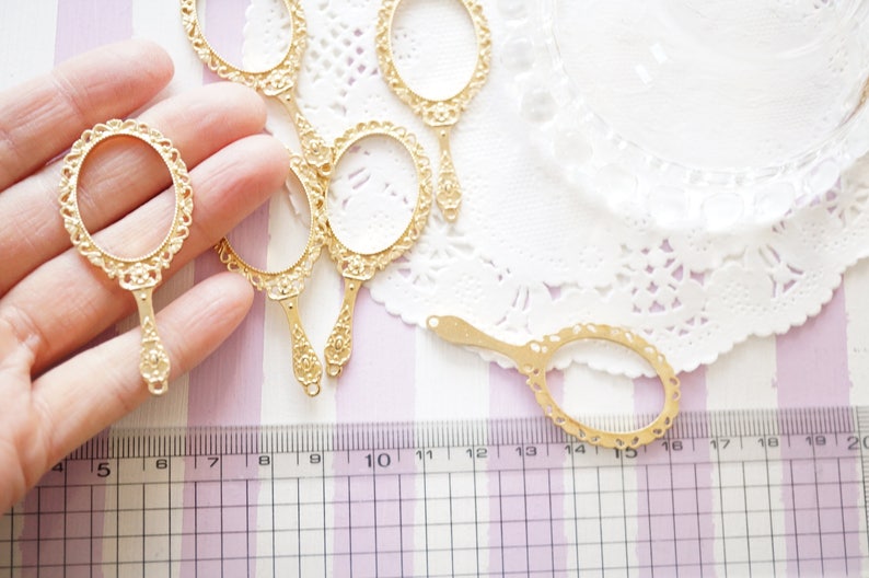 Price Down 4 pcs Open Bezel Charm lacy handy Mirror 25mm54mm AZ364