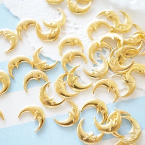 15pcs  Crescent Moon Sleeping face Metal Motifs / Resin Inserts Inclusions  (11mm) AA096