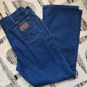 Vintage Wrangler Boot Cut Jeans Style 82611NV, Made in USA Tagged 38x32 Now 36.5x31 Indigo Deep Blue Leather Patch, 70s 80s Heritage Denim