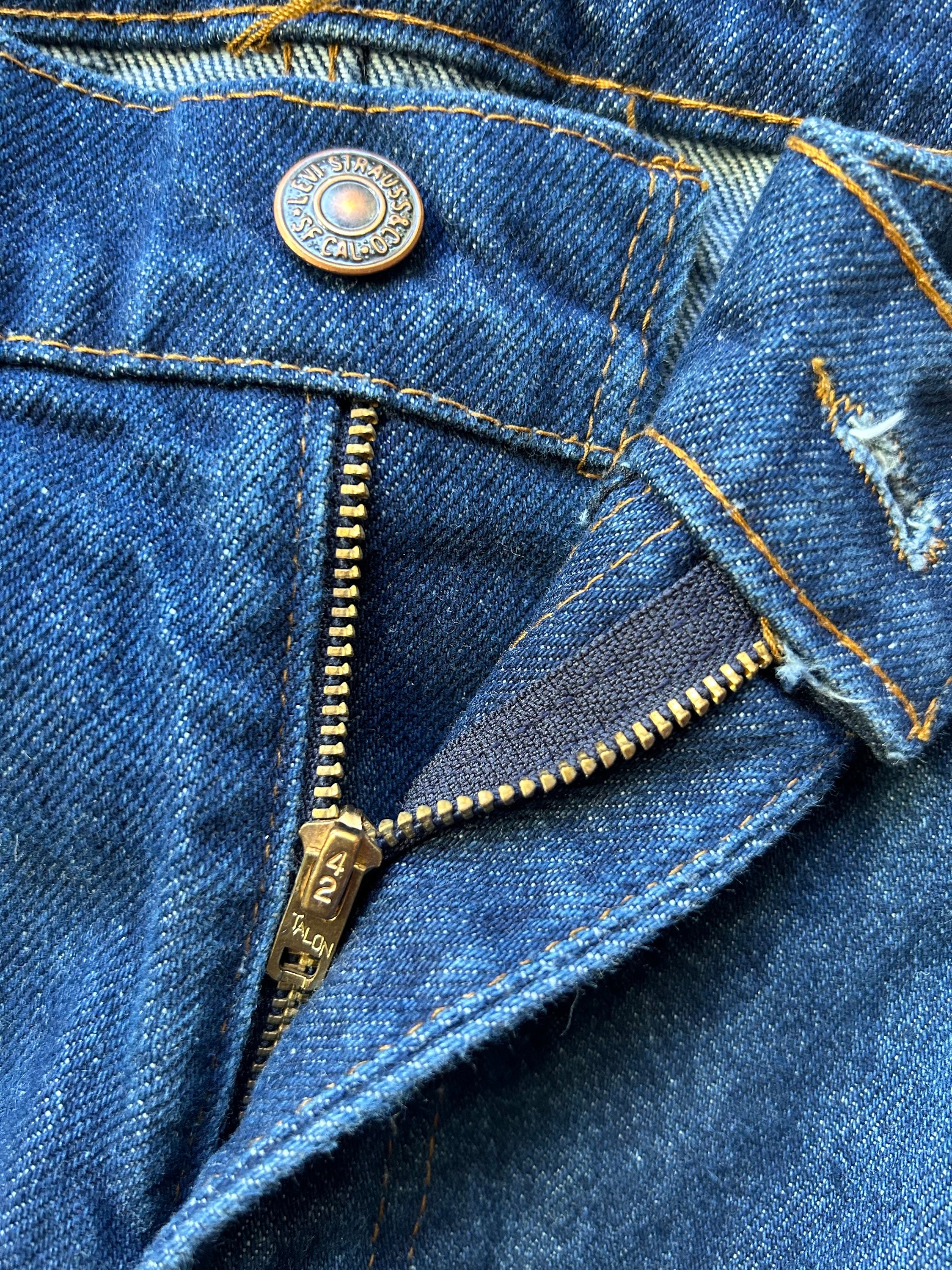 Levi's写真集 This Is a Pair of Levi's Jeans 80's Vintage Levi's Jeans 1983 Levi's for Men With A Skosh More