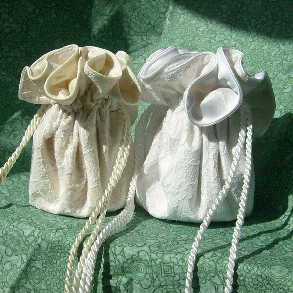 Free Bridal Jewelry Pouch, wristlet in ivory or white when you purchase 5 bags for your bridesmaids