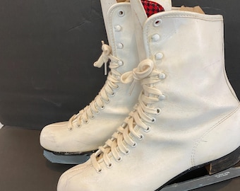 Women's Distressed  Vintage White  Ice Skates 8