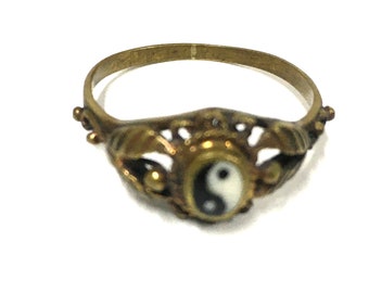 Tarnished Antique Brass Yin Yang  stone  ring