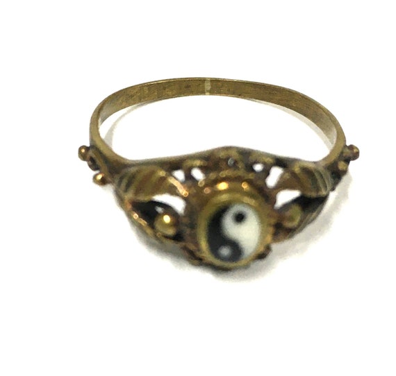 Tarnished Antique Brass Yin Yang  stone  ring