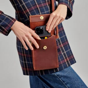 Cartera de cuero para teléfono celular tipo bandolera: bolso de hombro de cuero funcional y elegante, adecuado para teléfono celular y dinero, perfecto para llevar de viaje.