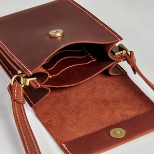 Mini bolso de hombro de cuero para teléfono celular: bolso de cuero para teléfono celular compacto y hecho a mano con correa cruzada, ideal para viajes y uso diario
