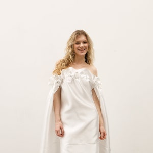 Suknia ślubna w dużym rozmiarze, biała satynowa, suknia ślubna, sukienka z odkrytymi ramionami, kwiatowa suknia ślubna, biała sukienka imprezowa, sukienka oversize, sukienka imprezowa