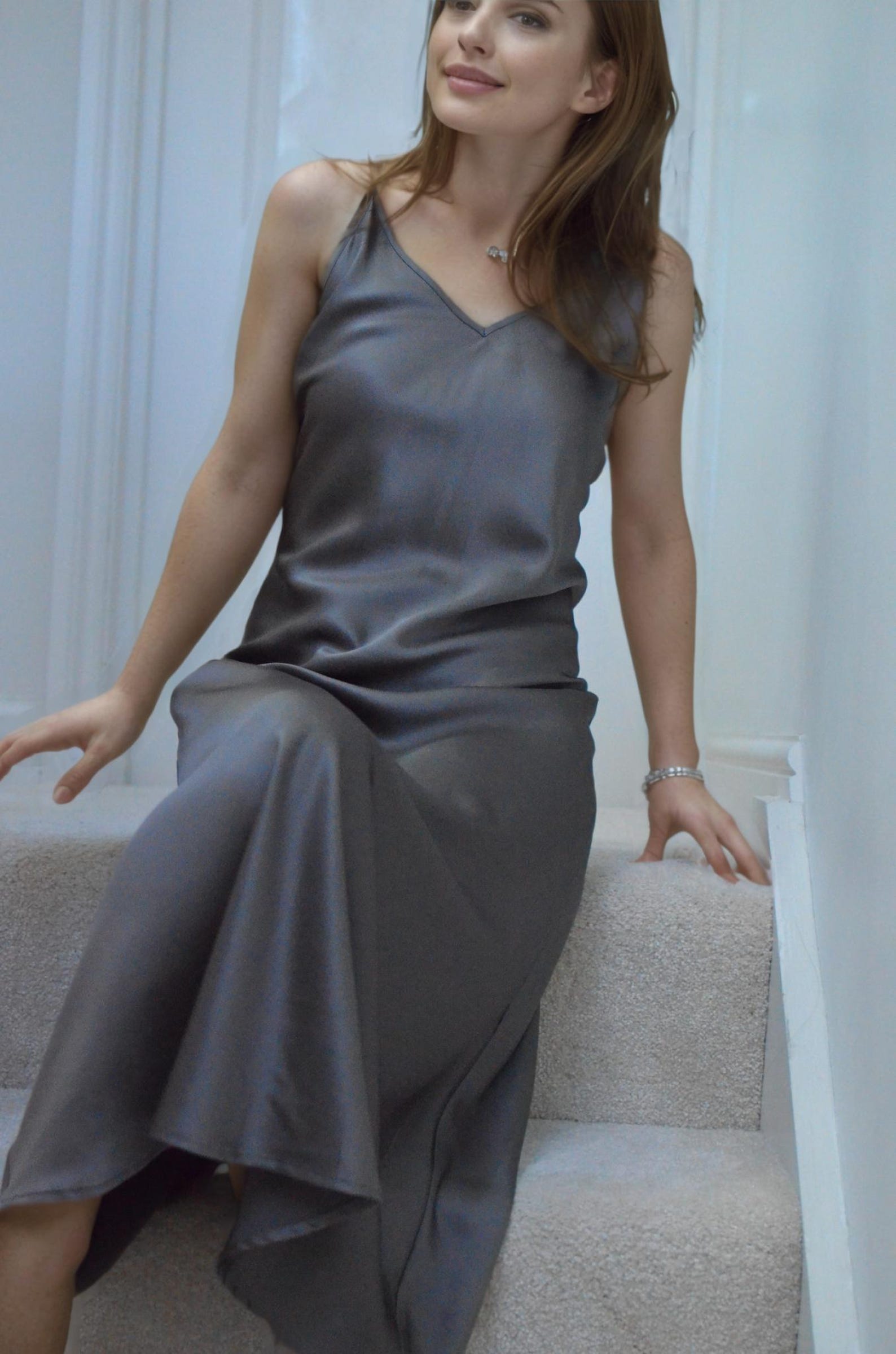 V NECK MIDI SLIP DRESS DEAR AMORE MIO