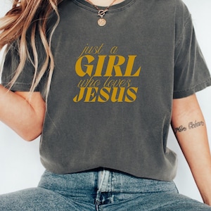 Jesus Is King Shirt - Christianity Comfort Colors T-Shirt, Christian Lion Graphic Tee, Bible Verse T Shirt, Aesthetic Faith Streetwear Gift