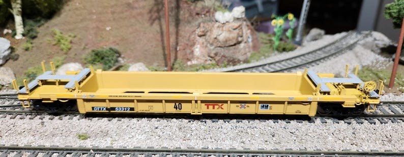 Walthers Ho Scale Train 40' Well Car TTX DTTX #53312 With Evergreen 40 ...
