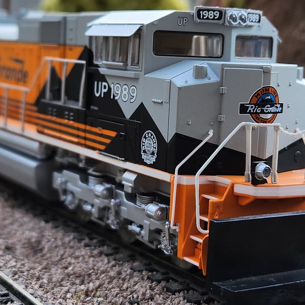 Ho Scale SD70ACe Union Pacific Rio Grande (D&RGW) #1989 locomotive Sound and DCC