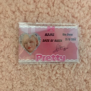 IVE Liz ID Card, Liz Kim Jiwon Photocards, Cartão de identificação feito à mão, Cartões feitos à mão, Cartão de identidade Kpop, Kpop feito à mão, Coleção Kpop