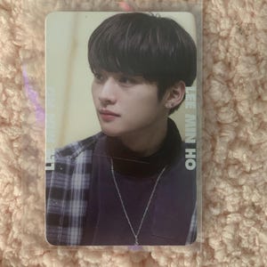 Stray Kids Leeknow Photocards Oficial, SKZ Leeknow Photocards Oficial, Álbum de Mixtape, Lee Minho Photocards Oficial, Kpop Photocards.