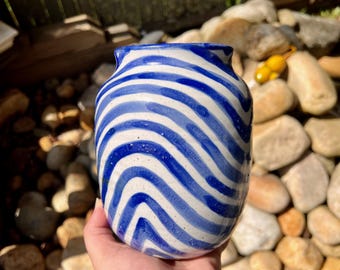 青いストライプ模様の陶器花瓶 青いストライプデザインの花瓶 - Etsy 日本