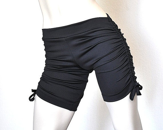 Hot Yoga Shorts Sugar Skull Bermuda 