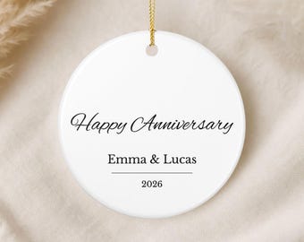 名前と年が刻まれた記念日のオーナメント、パーソナライズされた結婚記念日の贈り物、陶器の記念品