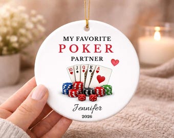 私のお気に入りのポーカーパートナーオーナメント（名入れ可能）、ポーカープレイヤーへのギフト、カードゲームオーナメント、カスタムネーム入りクリスマスオーナメント、ポーカー好きへのギフト