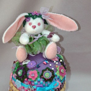 Violetta, a felt rabbit on a pincushion, a pdf e-pattern